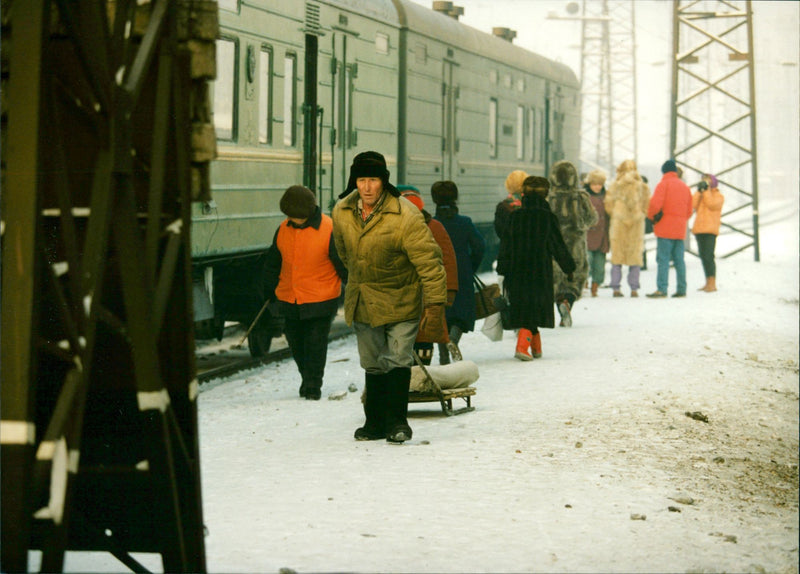 1952 PICA DESK LANDSCAPE SIBERIA IMAGE TURN DELIVERY UPON RUSSIA - Vintage Photograph