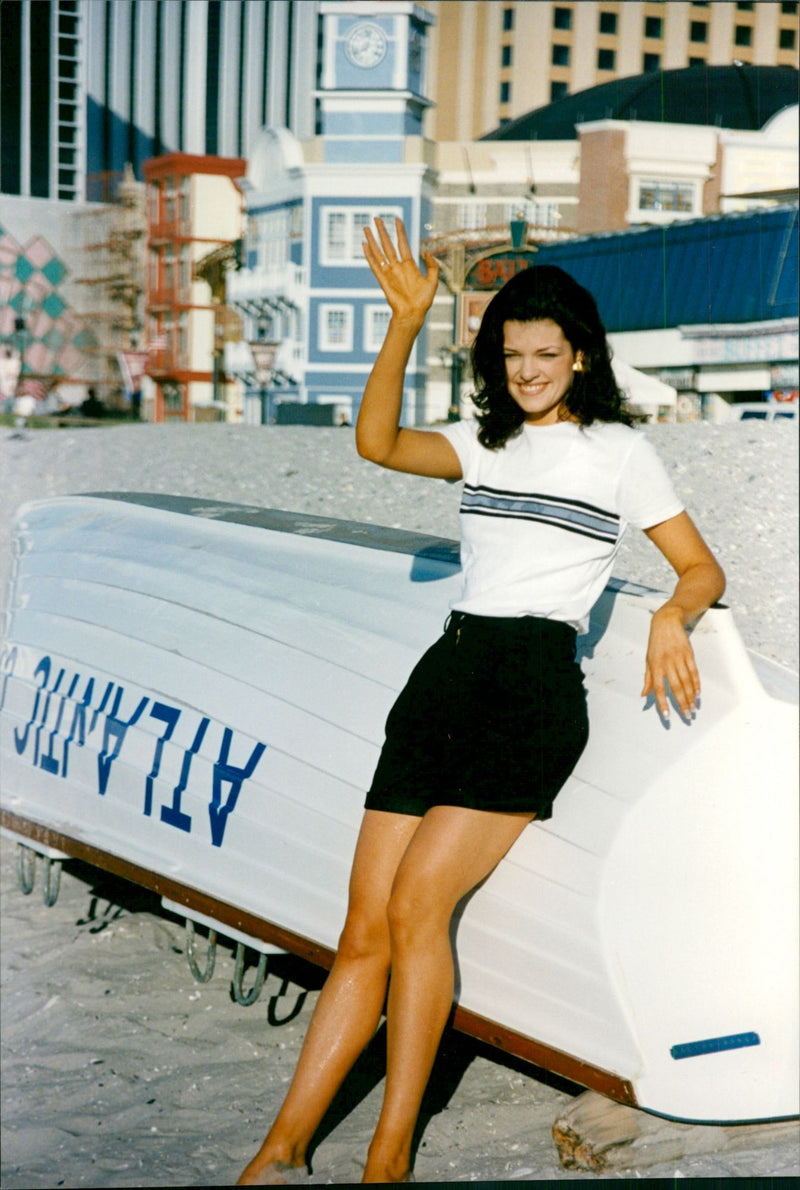 Miss Illinois Katherine Shindle becomes Miss America - Vintage Photograph