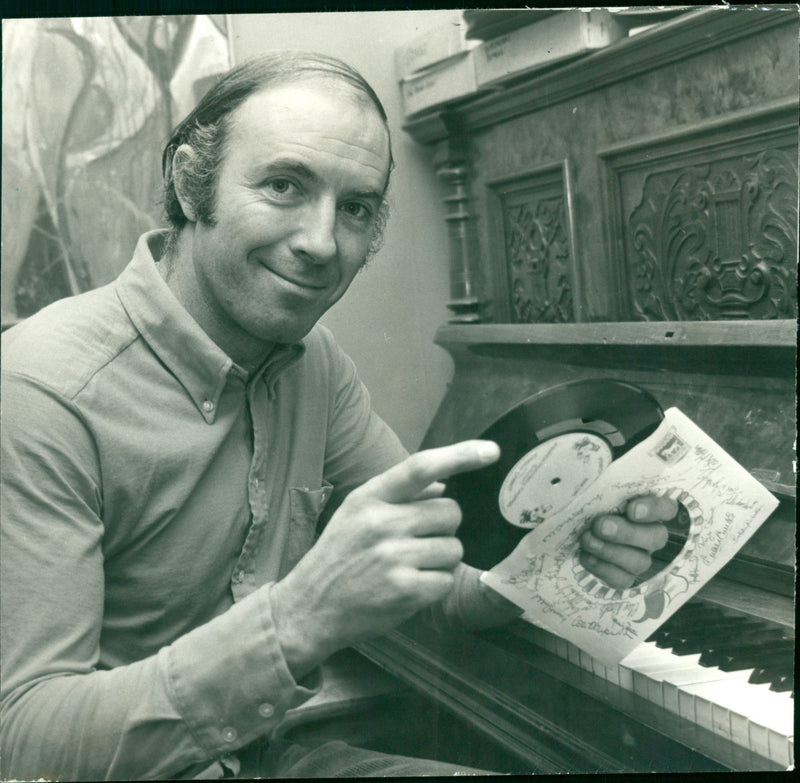 PAR SONGWRITER - Vintage Photograph