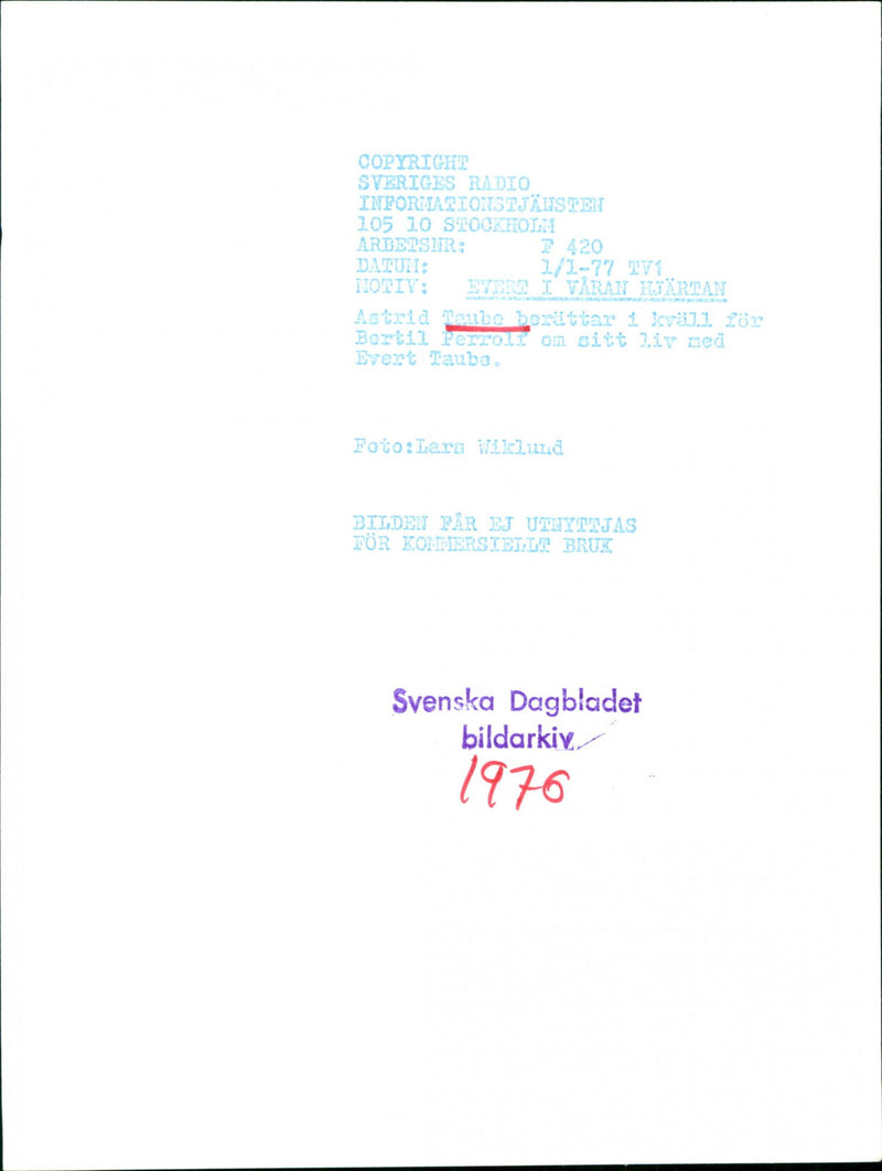 1977 HERE EVERY BILDEI SVENSKA DAGBLADET EVERT USED POET ARTIST - Vintage Photograph