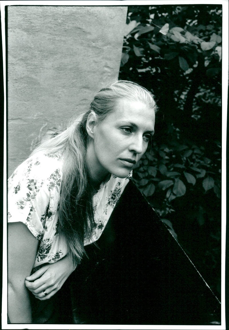 TWOCIS TEL PET MONTAN STOCKHOLM ULLA BELLMANSGAT POET SWEDEN - Vintage Photograph