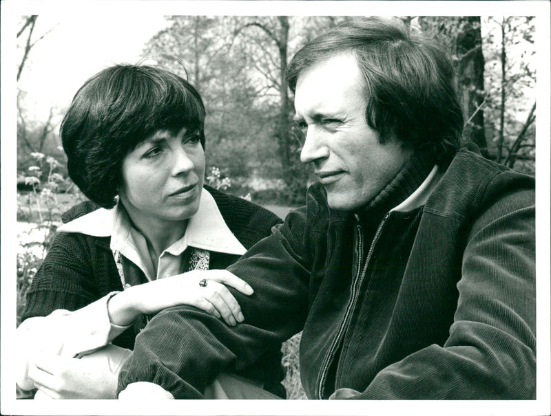 Robin Chadwick and Carole Mowlam in The Brothers - Vintage Photograph
