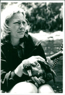 39.3 Linday topic 48 Hours x 65mm
BUXTON Cindy Animal photographer - Vintage Photograph