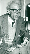 3 2o1 ar ANC / g L0 52
TRAVERS TONY Wild Animal Expert - Vintage Photograph