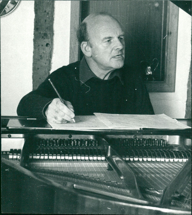 MUSICIAN ROBERT - Vintage Photograph