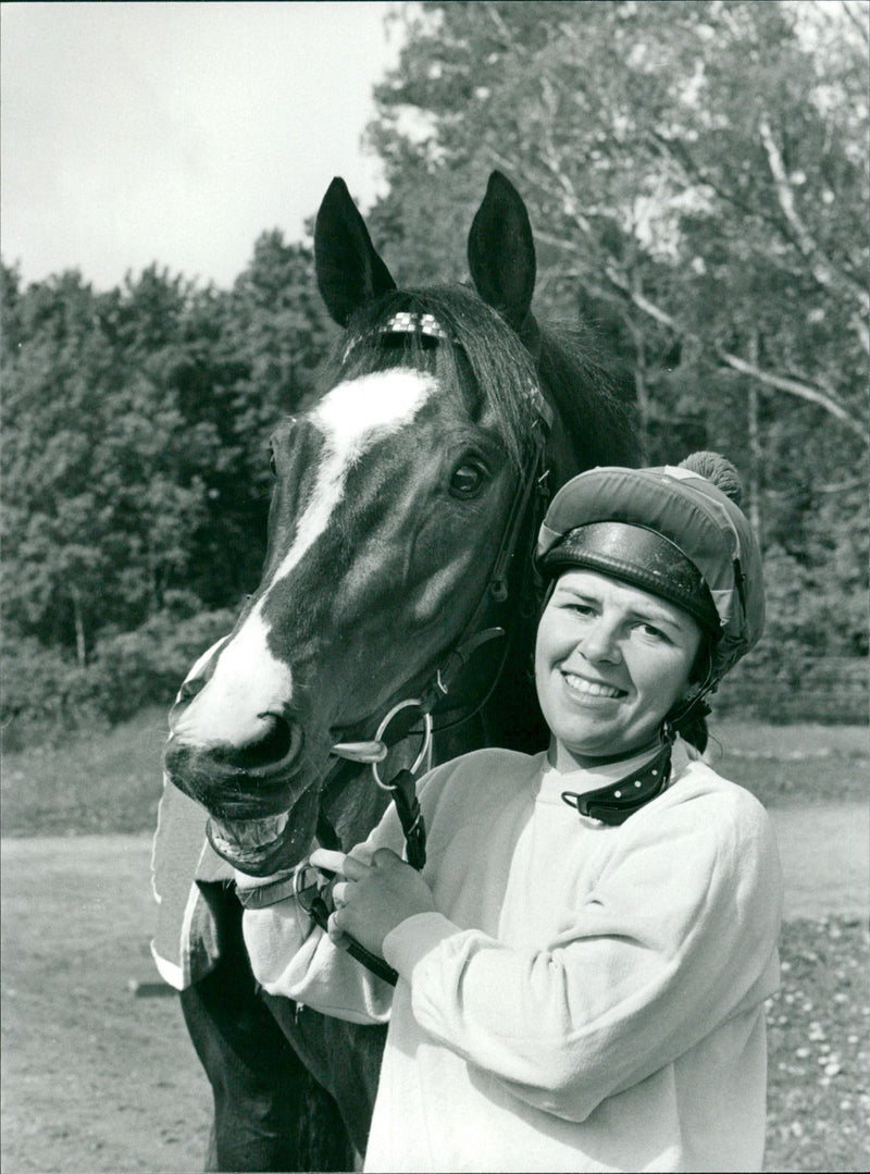 Lorna Vincent, jockey - Vintage Photograph
