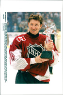 Wayne Gretzky - Vintage Photograph