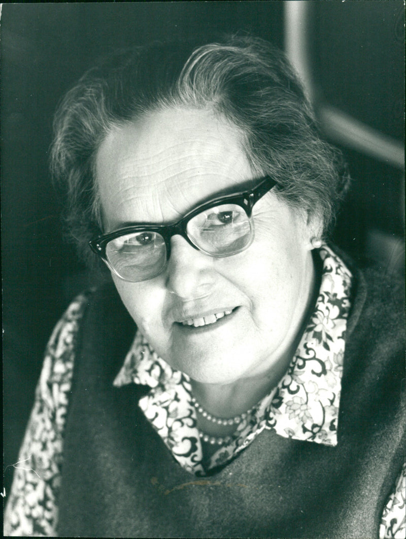 Mrs. Jacqueline Dean. - Vintage Photograph