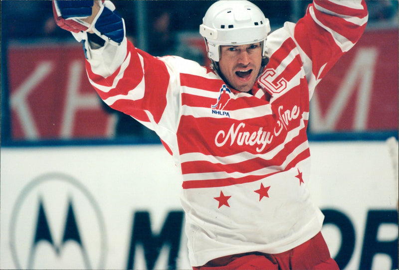 Wayne Gretzky Ice hockey player. - Vintage Photograph
