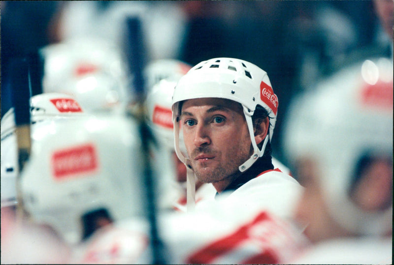 Wayne Gretzky Ice Hockey player. - Vintage Photograph