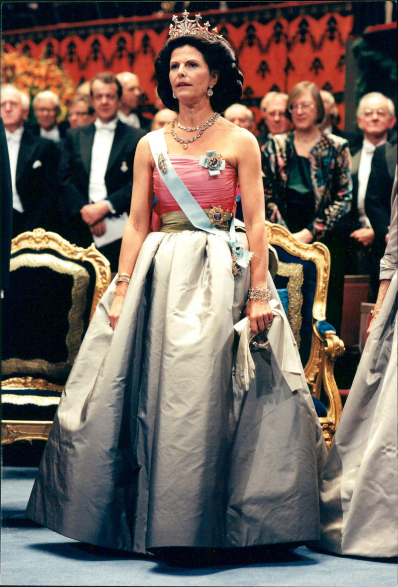 1995 SWEDEN PICA FULLY TEL THEIR HENRIKSSON JANERIK QUEEN CONCERT NOBEL PRIZE - Vintage Photograph