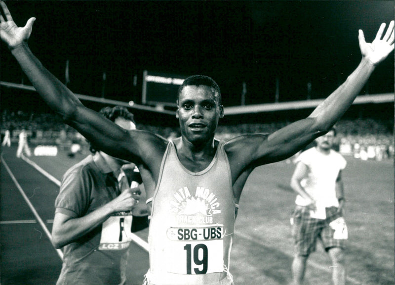 Carl Lewis - Vintage Photograph