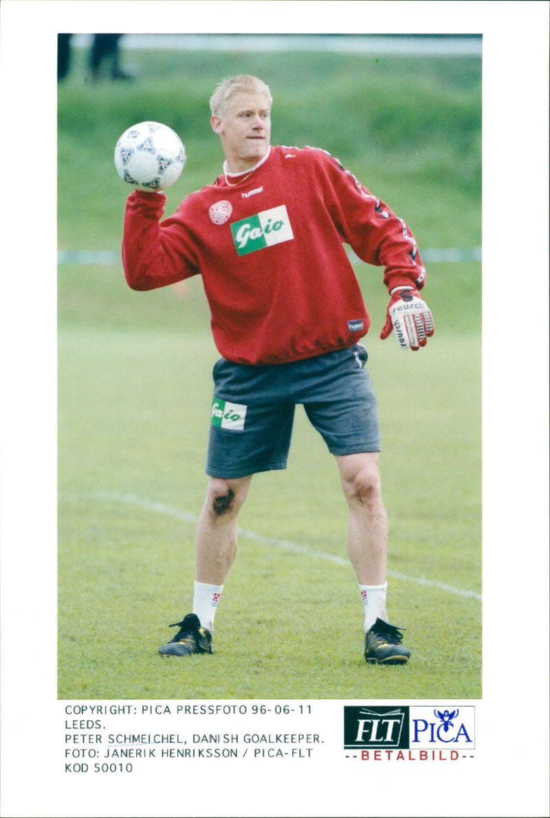 Peter Schmeichel - Vintage Photograph