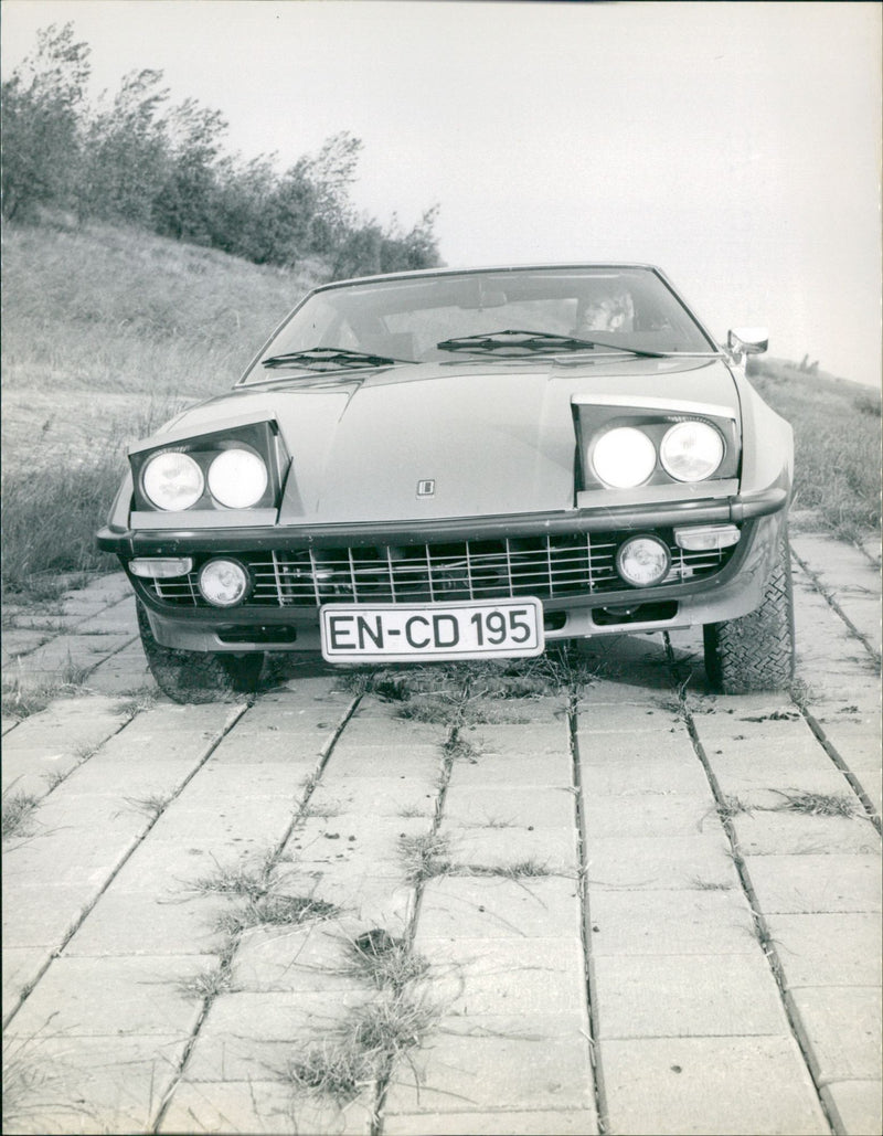 Varius. - Vintage Photograph