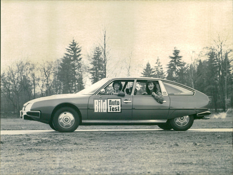 Auto Bild Test
30. Novine Migrid Gload CITROEN C Palla ,
GG - DR 116
gla 23 - Vintage Photograph