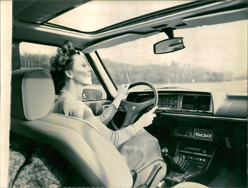 Varius. - Vintage Photograph