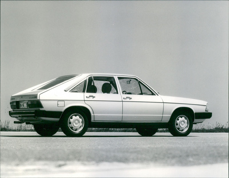 Audi 100 avant - Vintage Photograph