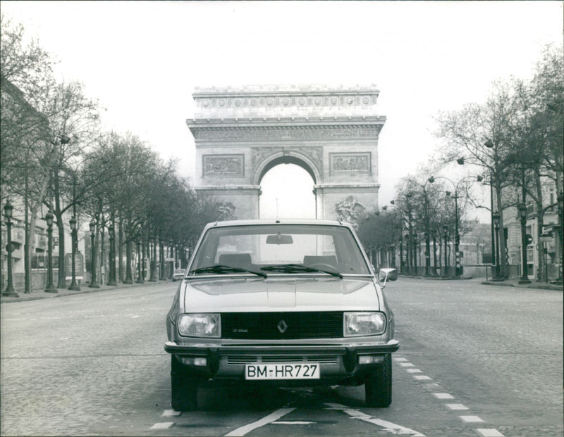 Renault 20TS 5-Gang - Vintage Photograph