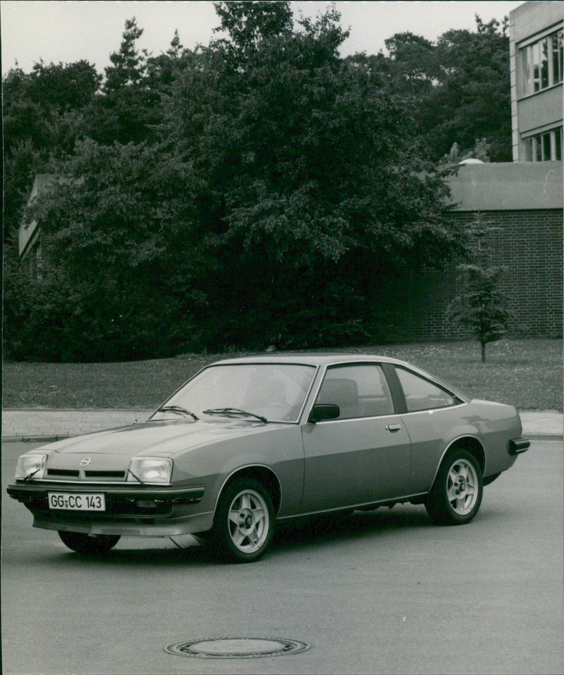 Opel Mantra Novelle - Vintage Photograph