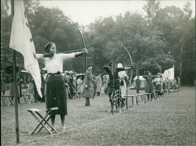 Archery around 1929-1930 - Vintage Photograph