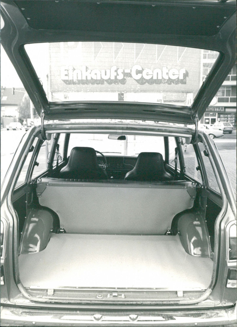 Toyota 1000 Combi 1976 - Vintage Photograph