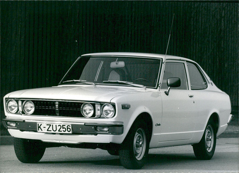 Toyota Carina 1600 - Vintage Photograph