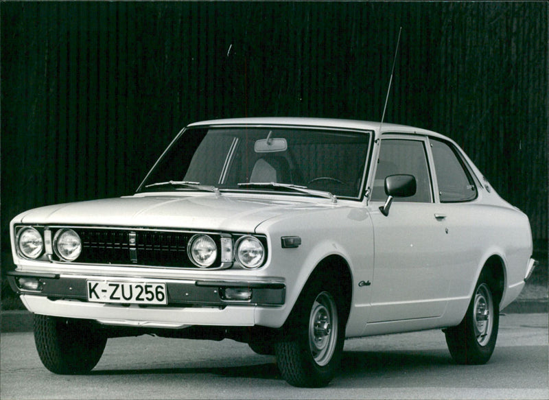 Toyota Carina 1600 - Vintage Photograph