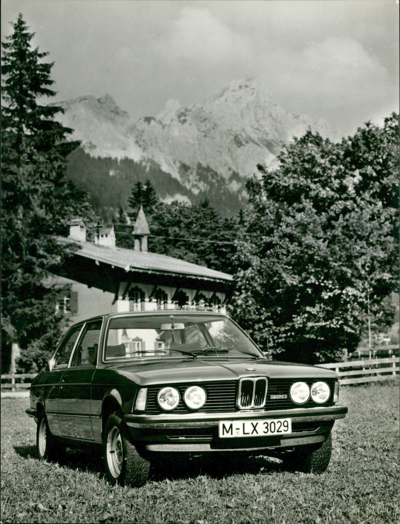 BMW 320 - Vintage Photograph