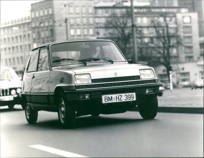 Renault 5 - Vintage Photograph