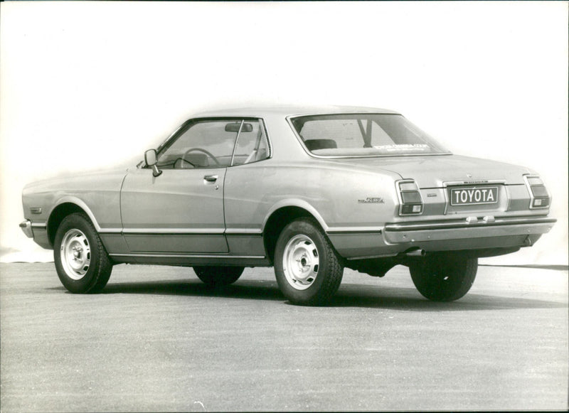 Toyota Cressida Coupe II 1977 - Vintage Photograph