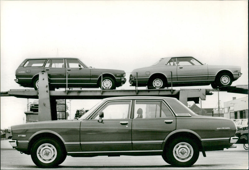 Toyota Cressida Limousine - Coupe - Combi- 1967. - Vintage Photograph