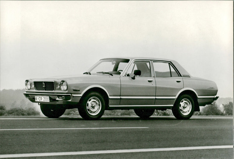 Toyota Cressida Limousine - Coupe - Combi 1967. - Vintage Photograph