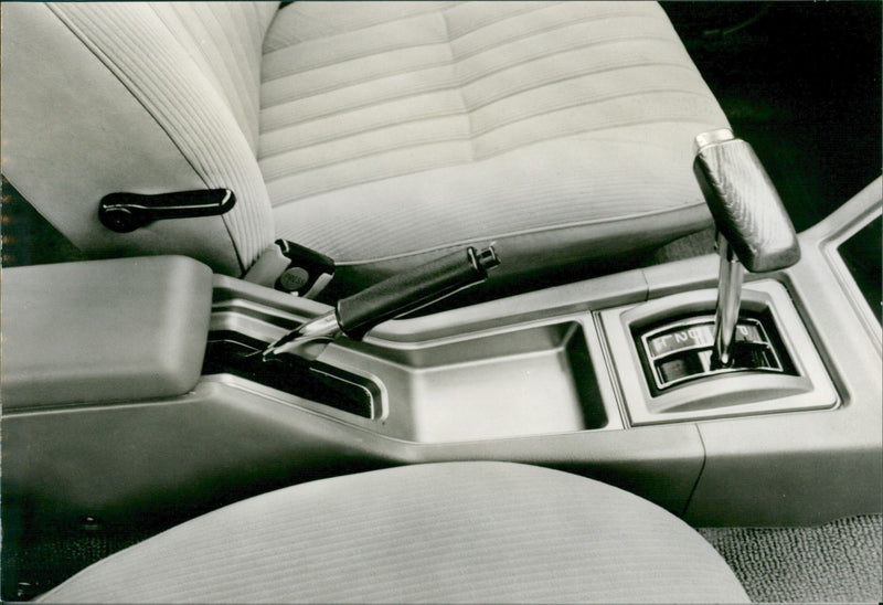 Toyota Cressida Limousine - Coupe - Combi 1967. - Vintage Photograph