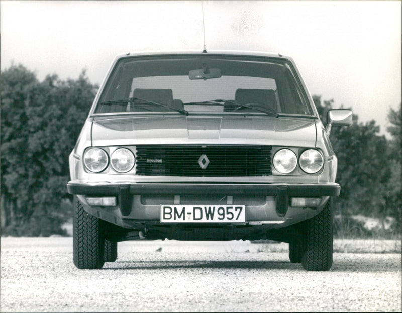 Renault 30TX - Vintage Photograph