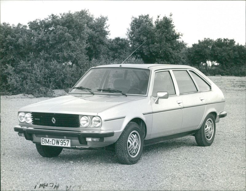 Renault 30TX - Vintage Photograph