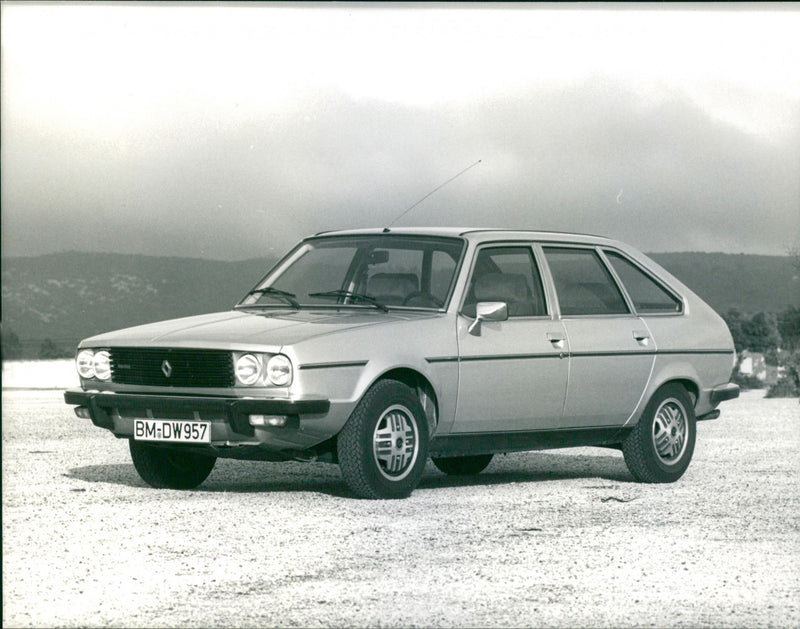 Renault 30TX - Vintage Photograph