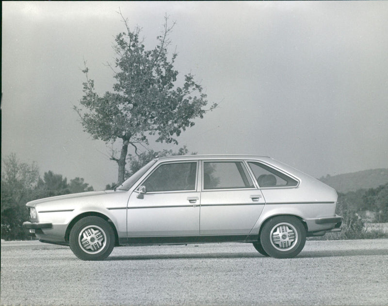 Renault 30TX - Vintage Photograph