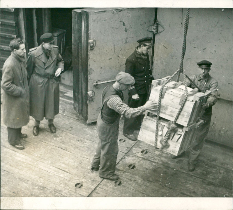 Expeditions and research trips. 1941 - 1950 - Vintage Photograph