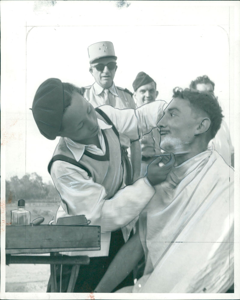 Man blir rakad i Hoa Binh - Vintage Photograph