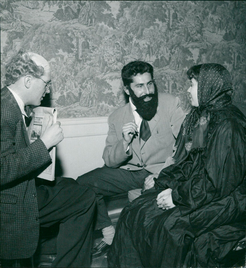 Björn Bylund, Berndt L: son Wistedt and Barbro Taube repeat sketch in costume - Vintage Photograph
