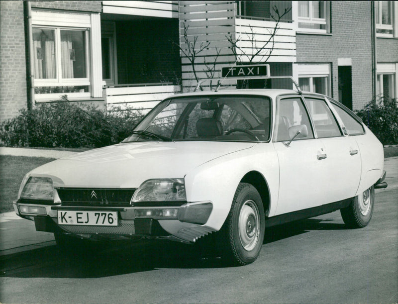 Citroen CX 2200 - Vintage Photograph