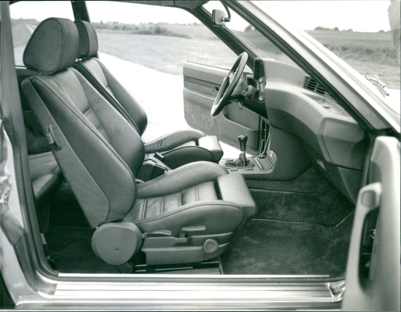 BMW 318i 1981 - Vintage Photograph