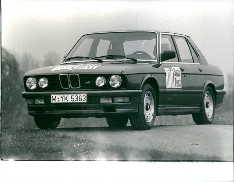 BMW M5 1984 - Vintage Photograph