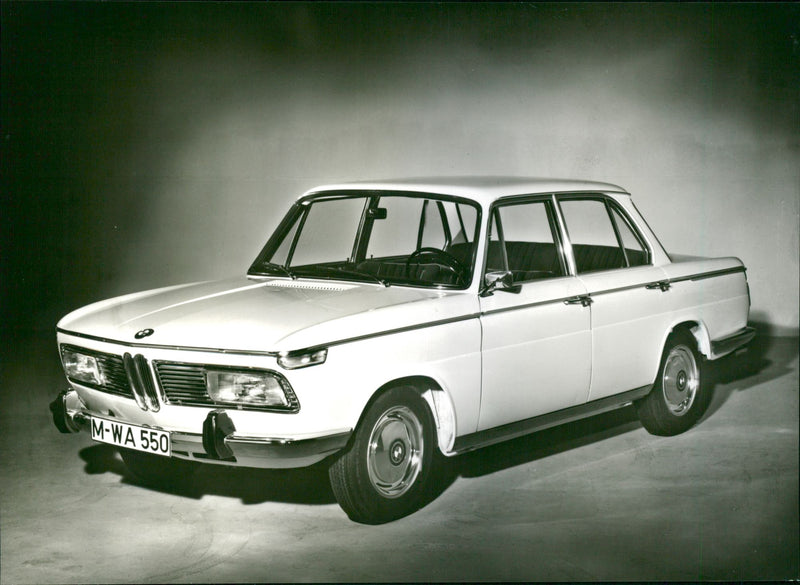 BMW 2000 - Vintage Photograph