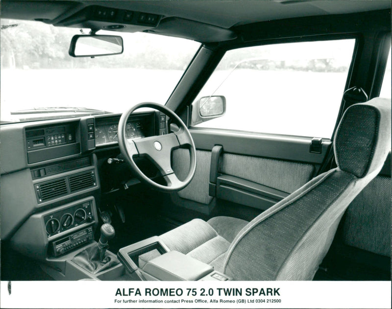 Alfa Romeo 75 2.0 Twin Spark - Vintage Photograph