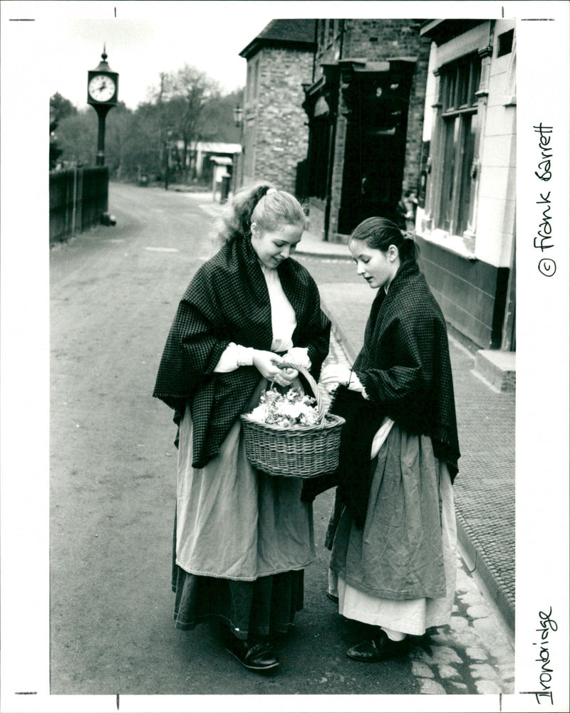 1992 - SATURDAY TH JANUARY ZTELTA BY BARRETT FRANK - Vintage Photograph