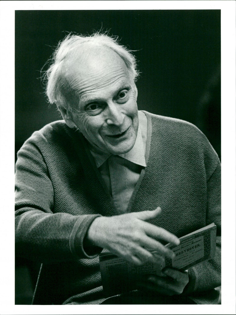 Sir Yehudi Menuhin - Vintage Photograph