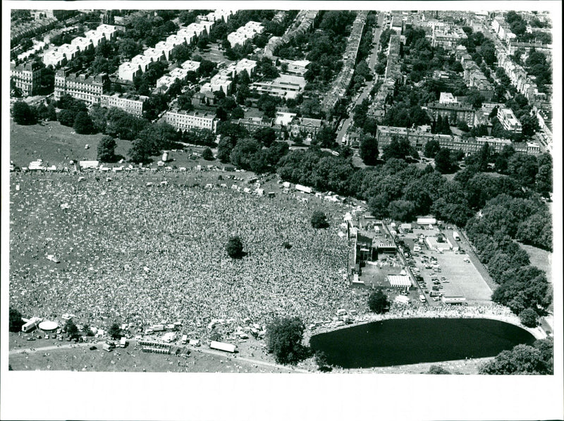 SONSPLASH - SUNSPLASH CONCERTS - Vintage Photograph