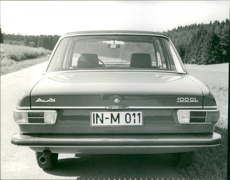 1971 Audi 100 GL - Vintage Photograph