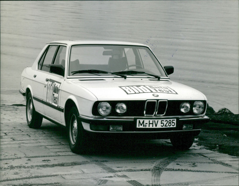 BMW 524 TD 1984 - Vintage Photograph